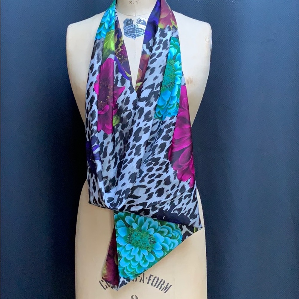 Snow leopard and floral printed scarf